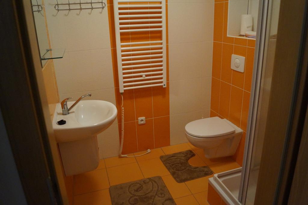 شقة Apartman Na Pohodu 25 ليبنو ناد فلتافو الغرفة الصورة